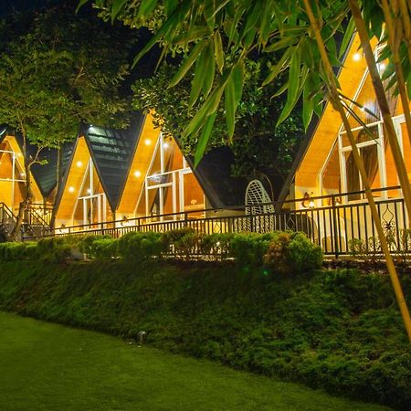 Royal Classic Resort Kandy Exteriör bild