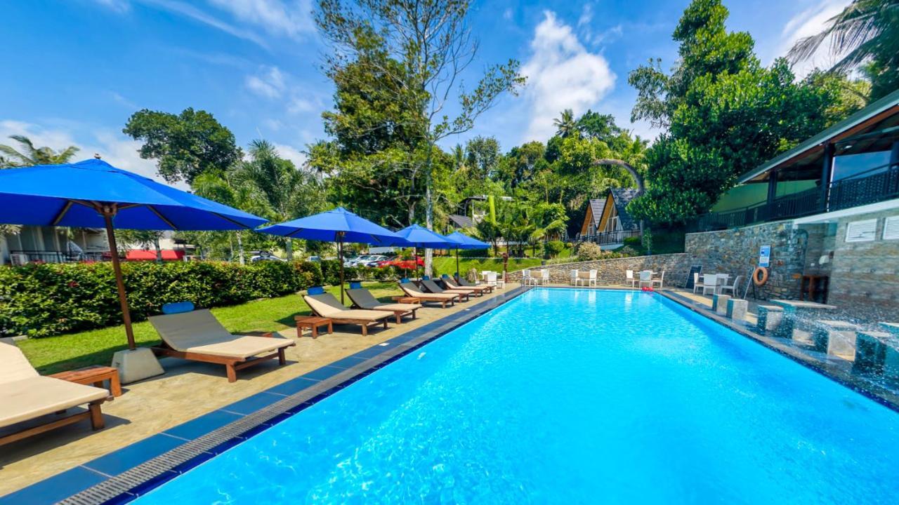 Royal Classic Resort Kandy Exteriör bild