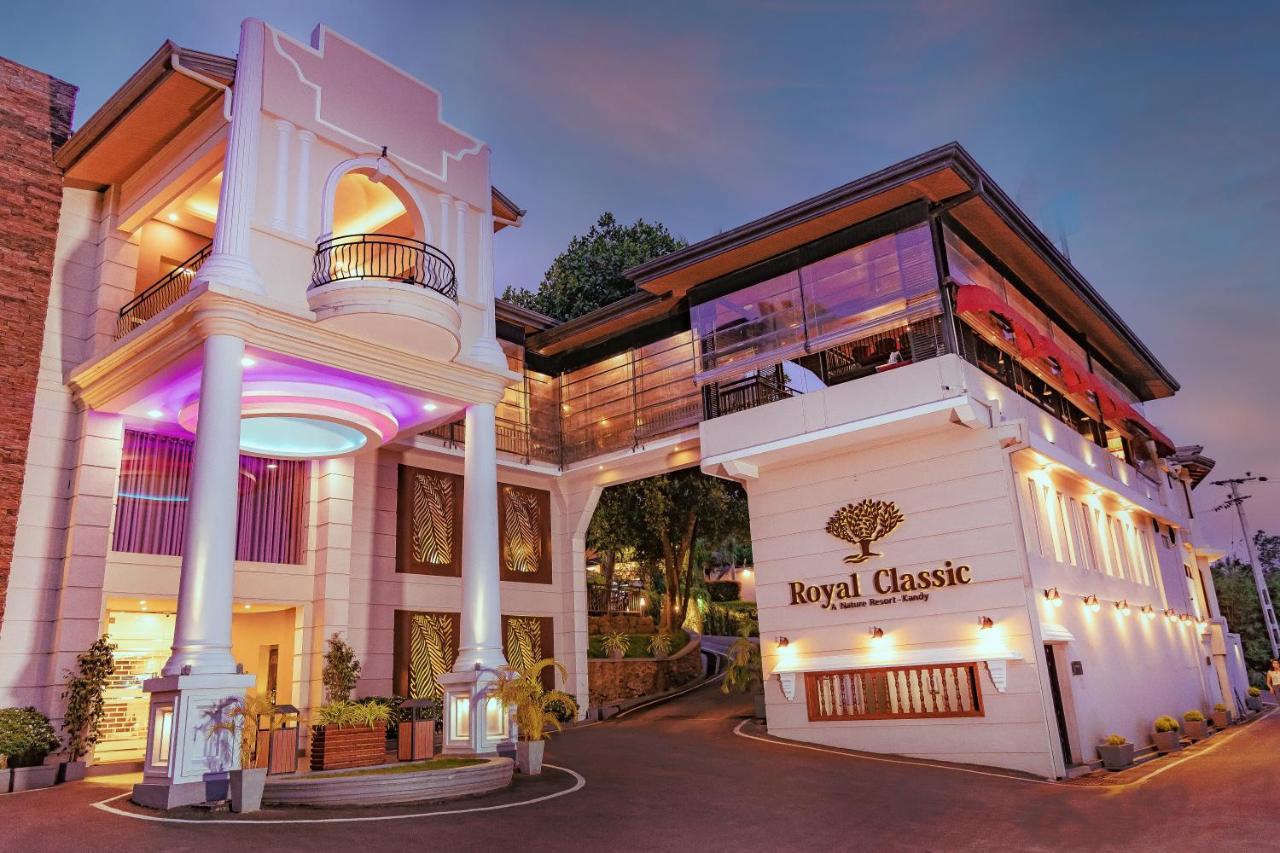 Royal Classic Resort Kandy Exteriör bild