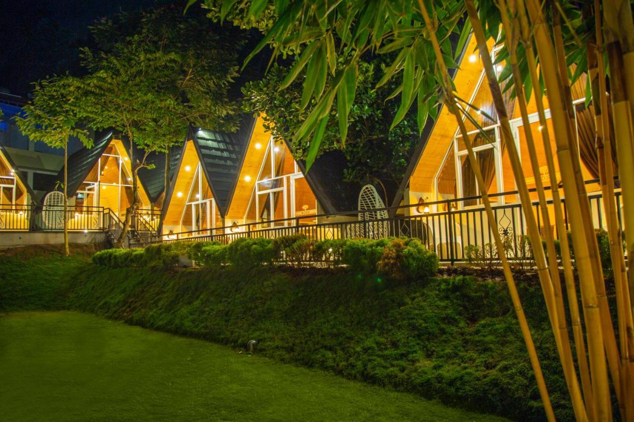 Royal Classic Resort Kandy Exteriör bild