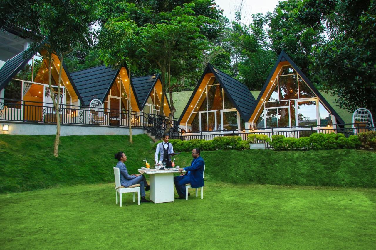 Royal Classic Resort Kandy Exteriör bild