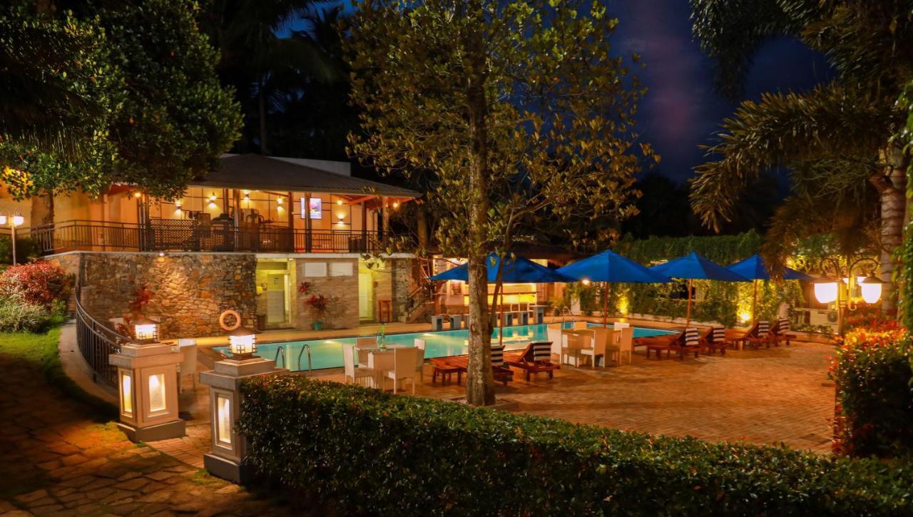 Royal Classic Resort Kandy Exteriör bild