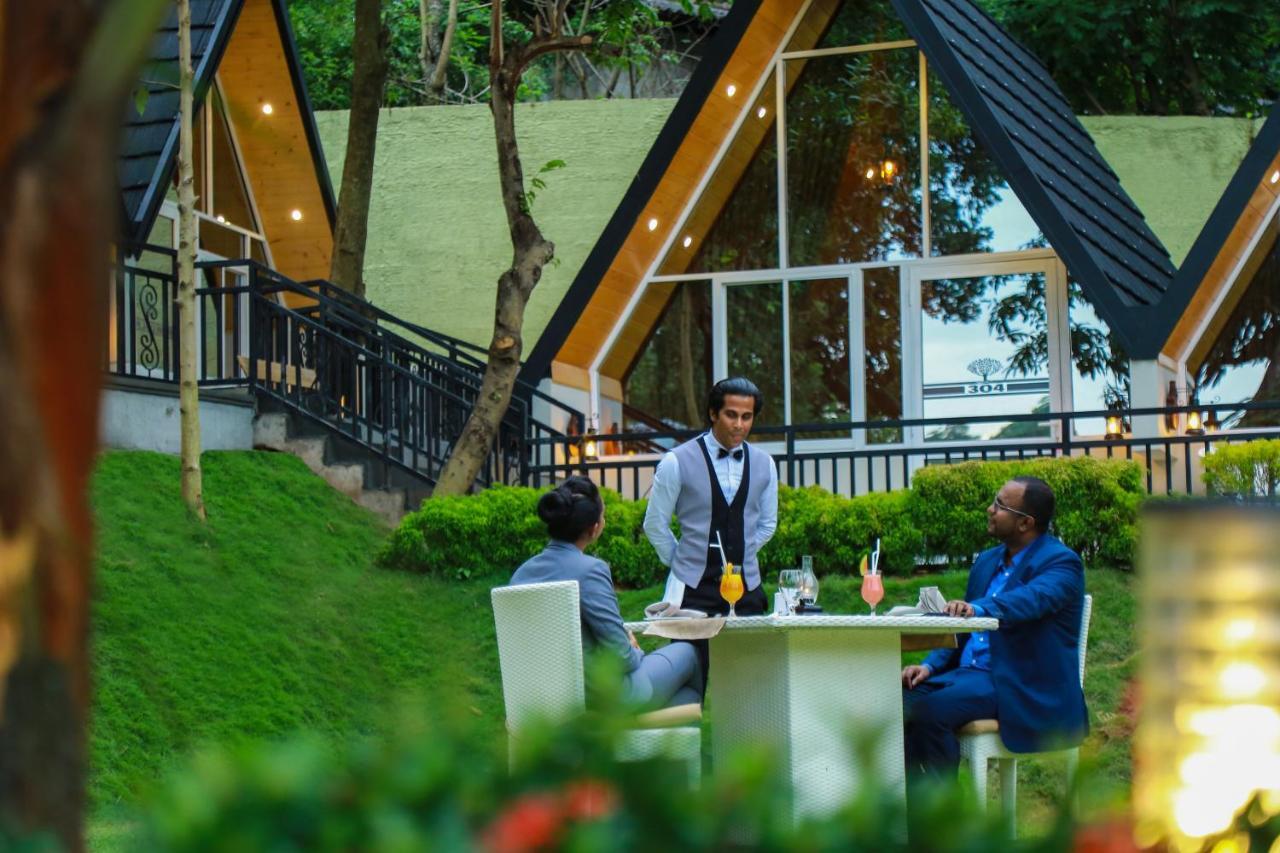 Royal Classic Resort Kandy Exteriör bild