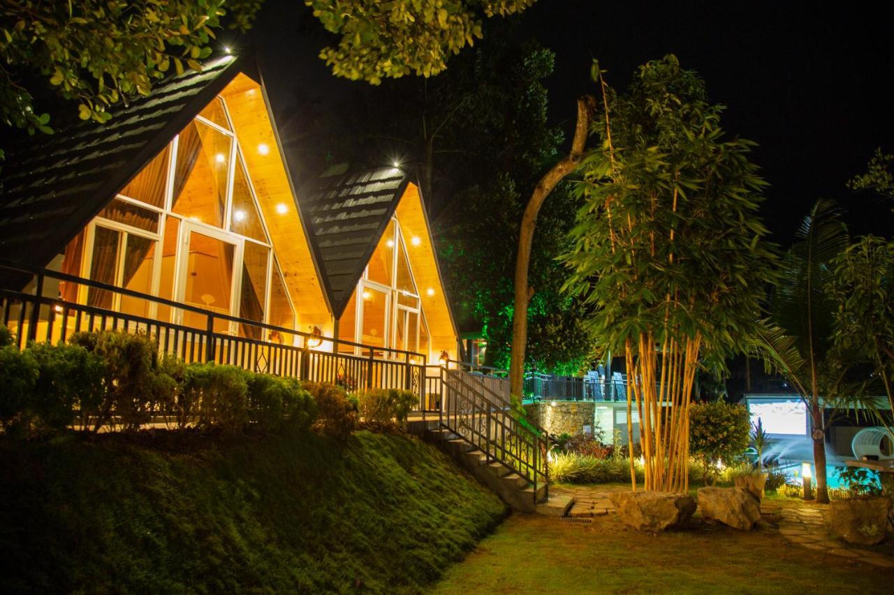 Royal Classic Resort Kandy Exteriör bild